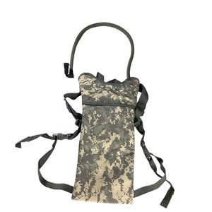 Rothco Hydration Bladder Pack Unisex OS Digital Camo Military Tactical Gorpcore